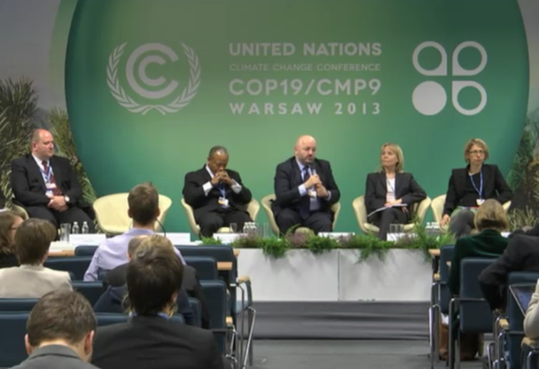  Speakers and participants at the COP Presidency Business Dialogue, held as part of the COP 19 program on November 20, 2013. (Photo by the author)